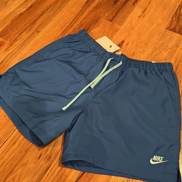 Men’s Nike Sportswear - Picture 2 of 10